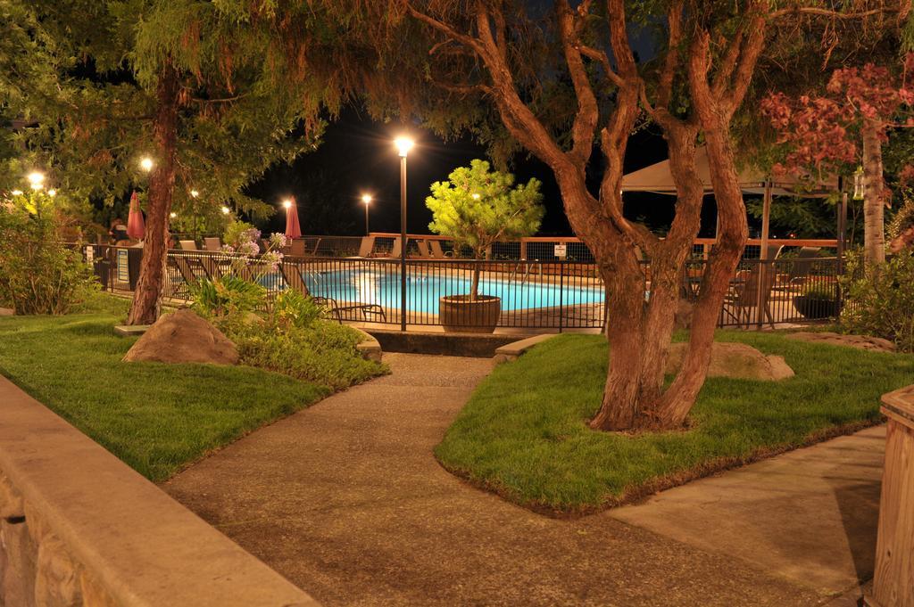 The Lodge At Riverside Grants Pass Exterior photo
